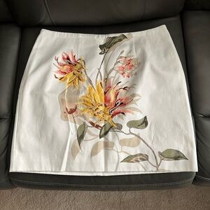 Floral Print White Skirt Sz 12 White House Black Market